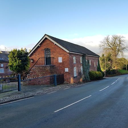 Hanmer Arms ภายนอก รูปภาพ