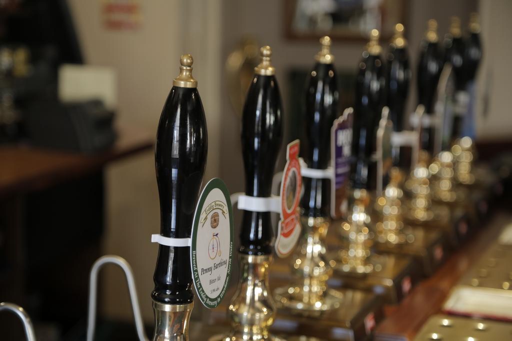 Hanmer Arms ภายนอก รูปภาพ