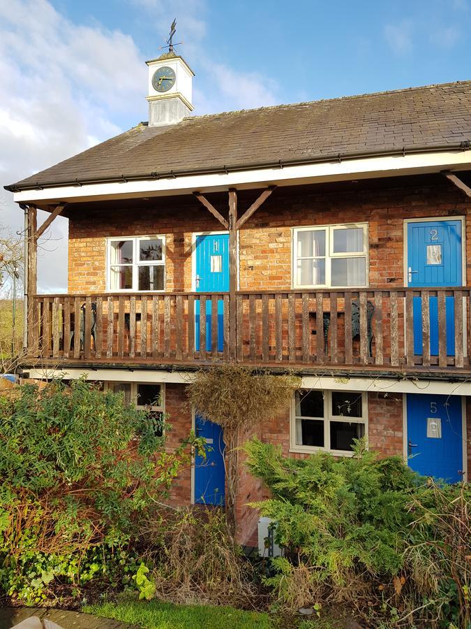 Hanmer Arms ภายนอก รูปภาพ