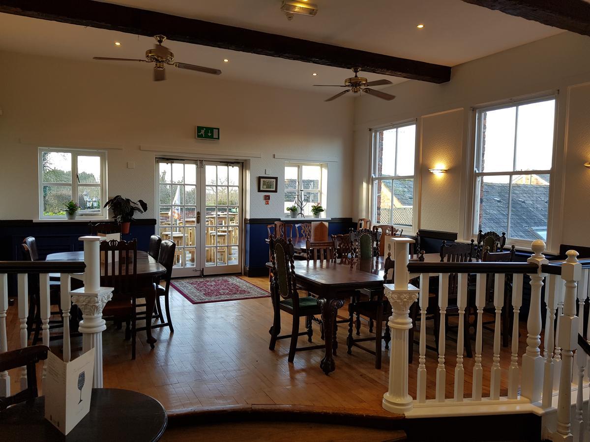 Hanmer Arms ภายนอก รูปภาพ